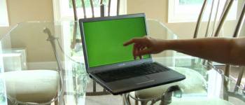 绿幕抠像跟踪：笔记本电脑屏幕替换